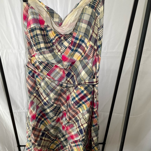 Plaid halter dress - Picture 2 of 3